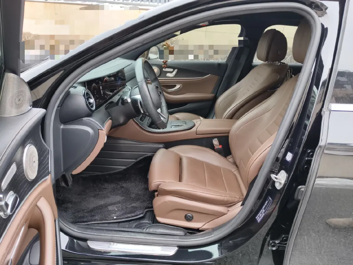 2021 Mercedes-Benz V Class 2.0T 211HP L4 9AT,autocango,china used car exporter,china ev exporter,chinese used car exporter,chinese used ev exporter