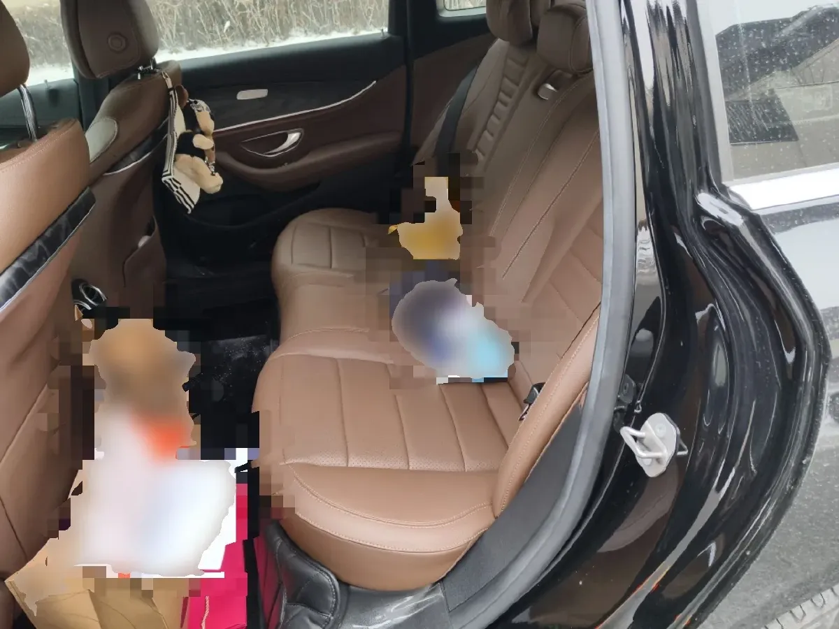 2021 Mercedes-Benz V Class 2.0T 211HP L4 9AT,autocango,china used car exporter,china ev exporter,chinese used car exporter,chinese used ev exporter