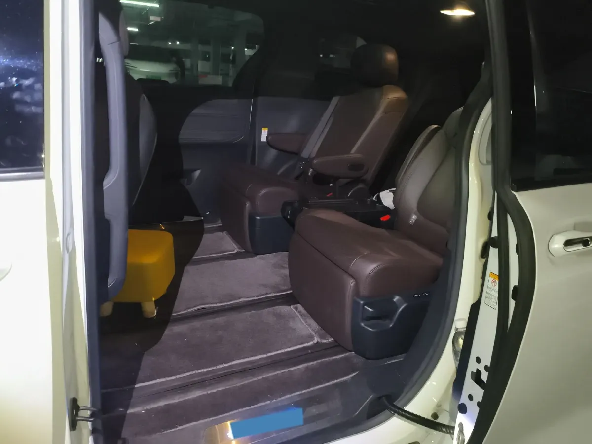2021 Toyota Sienna 2.5L 192HP L4 E-CVT Hybrid,autocango,china used car exporter,china ev exporter,chinese used car exporter,chinese used ev exporter