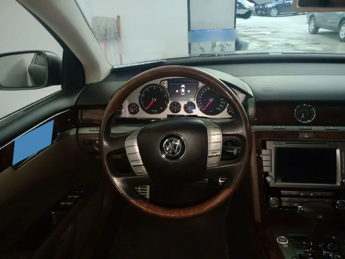 2012 Volkswagen Pheaton 3.0L 250HP V6 6AT,autocango,china used car exporter,china ev exporter,chinese used car exporter,chinese used ev exporter