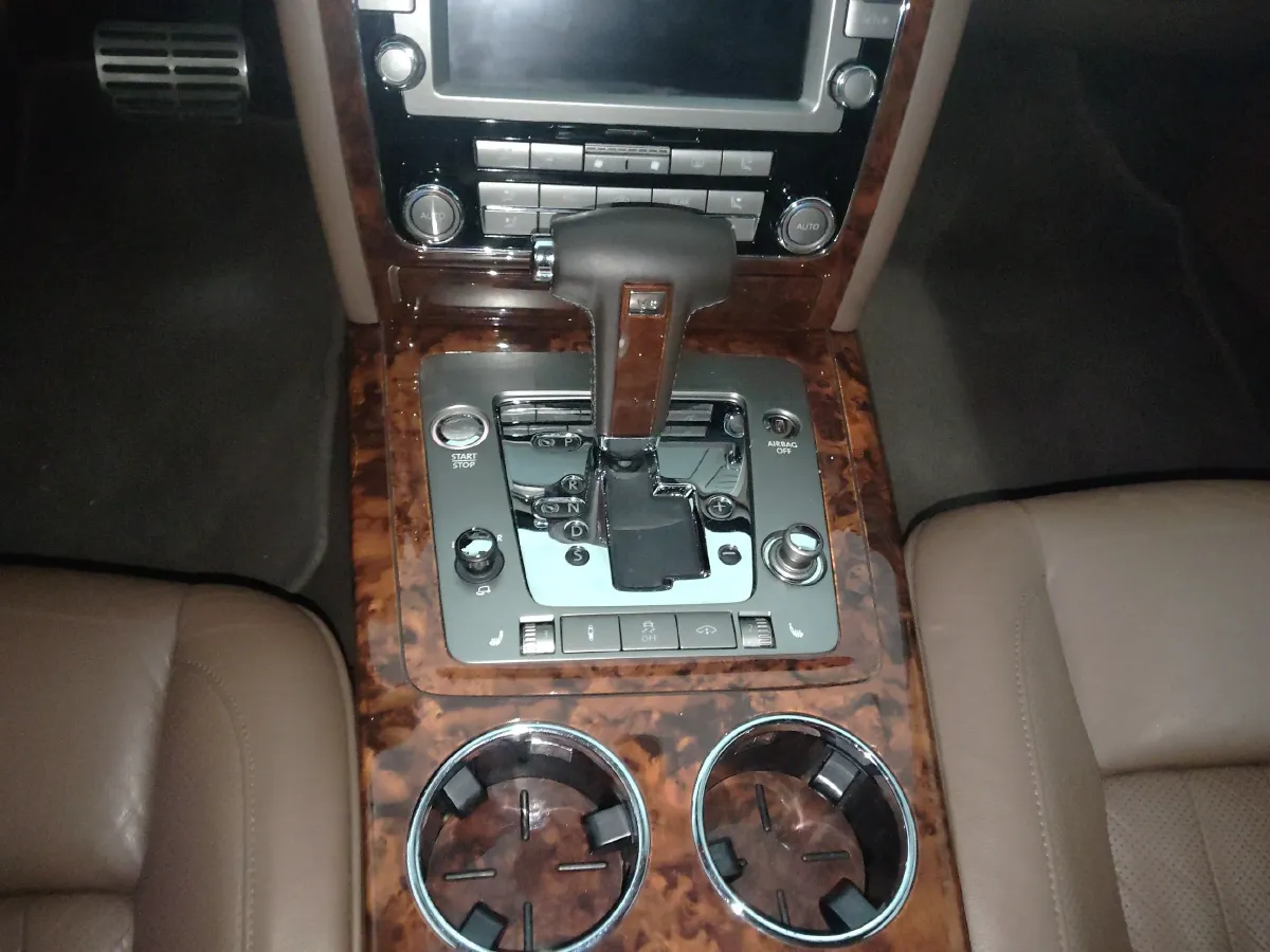 2012 Volkswagen Pheaton 3.0L 250HP V6 6AT,autocango,china used car exporter,china ev exporter,chinese used car exporter,chinese used ev exporter