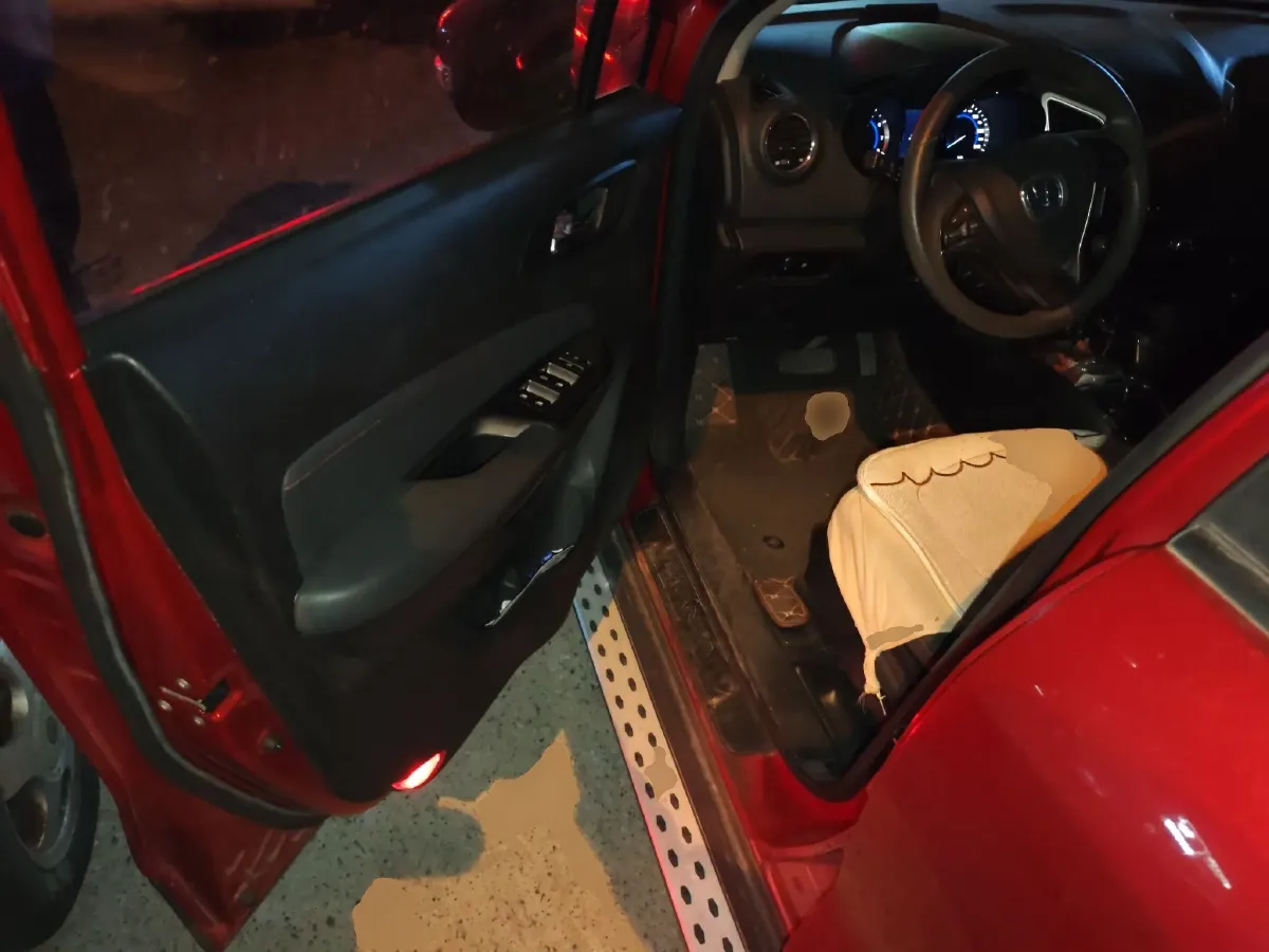 2016 ChangAn CS15 1.5L 107HP L4 5DCT,autocango,china used car exporter,china ev exporter,chinese used car exporter,chinese used ev exporter