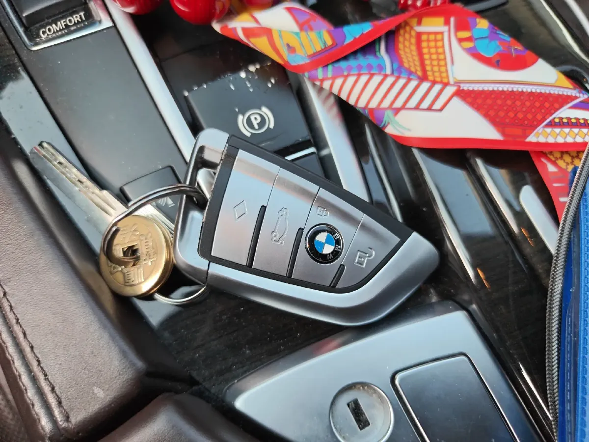 2014 BMW 5 Series 3.0L 258HP L6 8AT,autocango,china used car exporter,china ev exporter,chinese used car exporter,chinese used ev exporter