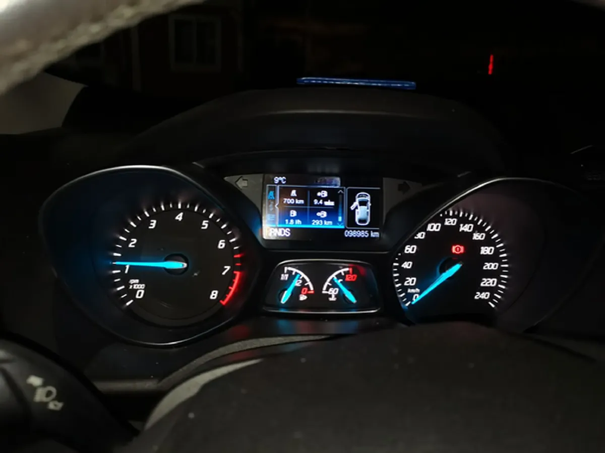 2015 Ford Kuga 2.0T 242HP L4 6AT,autocango,china used car exporter,china ev exporter,chinese used car exporter,chinese used ev exporter