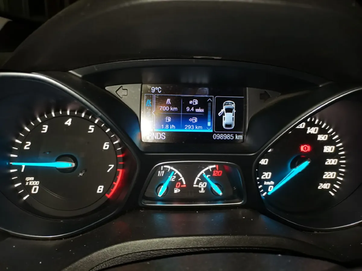 2015 Ford Kuga 2.0T 242HP L4 6AT,autocango,china used car exporter,china ev exporter,chinese used car exporter,chinese used ev exporter