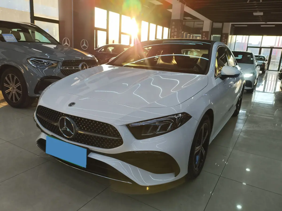 2025 Mercedes-Benz A Class 1.3T 163HP L4 7DCT