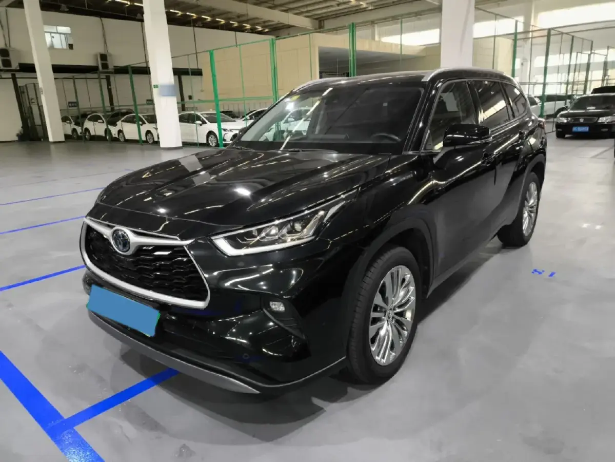 2023 Toyota Highlander 2.5L 189HP L4 E-CVT Hybrid