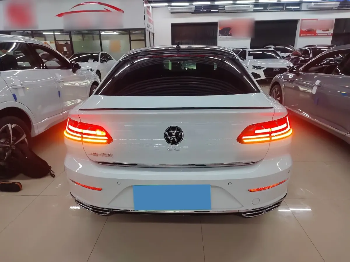2024 Volkswagen CC 2.0T 220HP L4 7DCT,autocango,china used car exporter,china ev exporter,chinese used car exporter,chinese used ev exporter