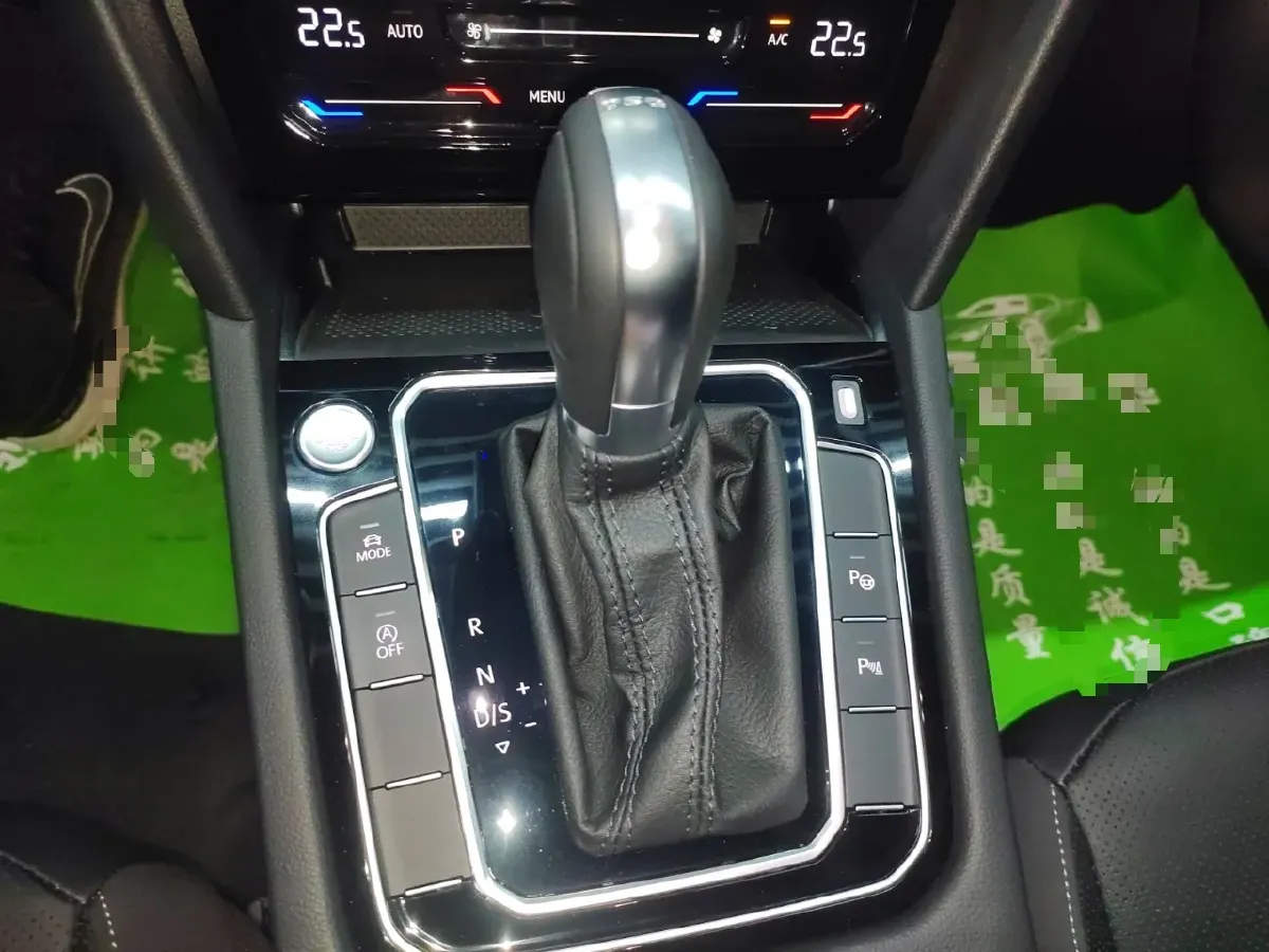 2024 Volkswagen CC 2.0T 220HP L4 7DCT,autocango,china used car exporter,china ev exporter,chinese used car exporter,chinese used ev exporter