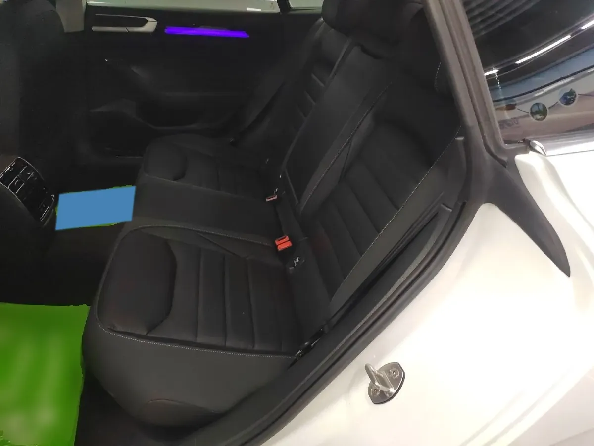 2024 Volkswagen CC 2.0T 220HP L4 7DCT,autocango,china used car exporter,china ev exporter,chinese used car exporter,chinese used ev exporter