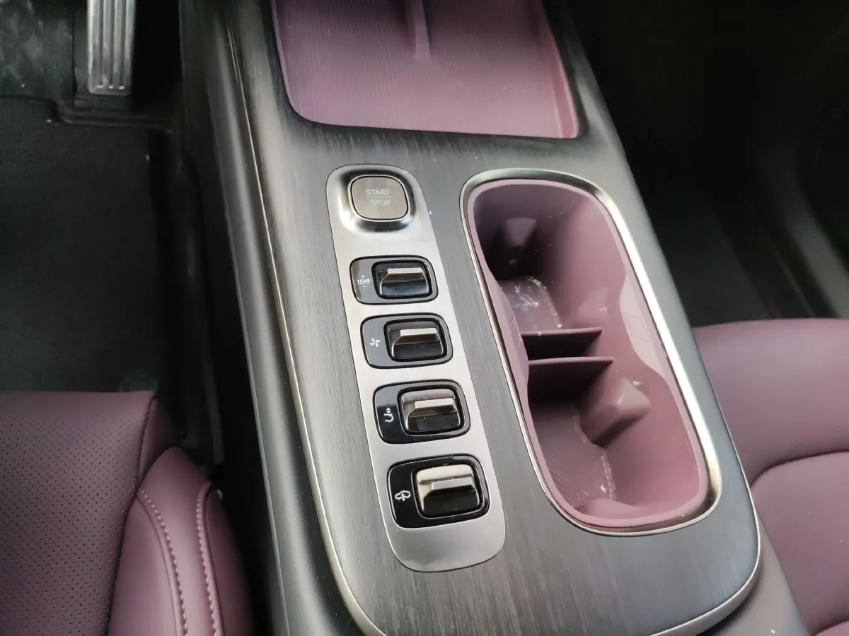 2024 MI SU7 BEV 101KWH,autocango,china used car exporter,china ev exporter,chinese used car exporter,chinese used ev exporter