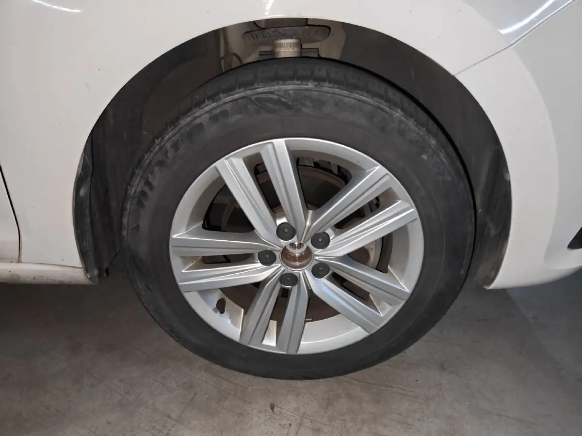 2015 Volkswagen Santana 1.6L 110HP L4 6AT,autocango,china used car exporter,china ev exporter,chinese used car exporter,chinese used ev exporter