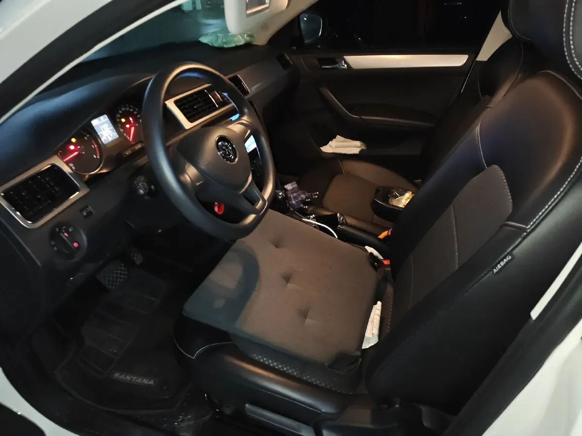 2015 Volkswagen Santana 1.6L 110HP L4 6AT,autocango,china used car exporter,china ev exporter,chinese used car exporter,chinese used ev exporter