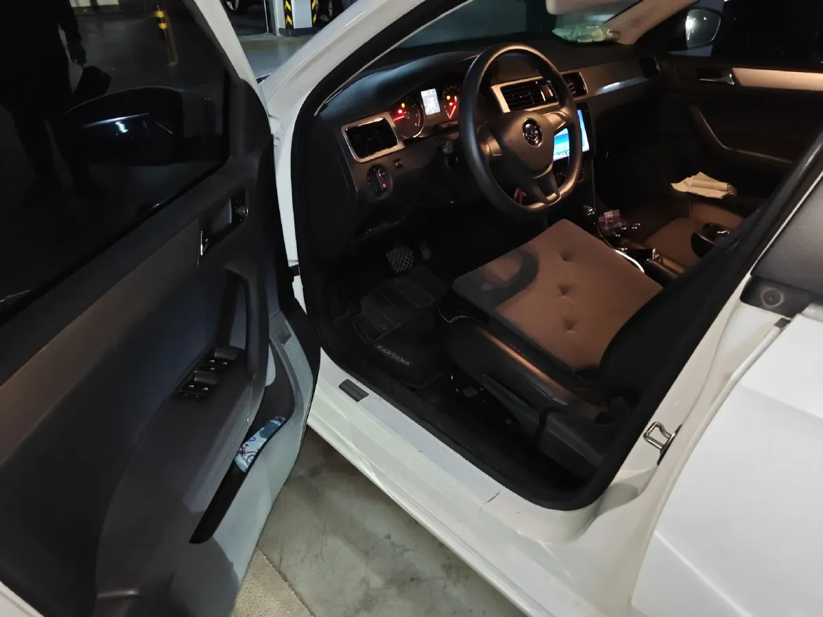 2015 Volkswagen Santana 1.6L 110HP L4 6AT,autocango,china used car exporter,china ev exporter,chinese used car exporter,chinese used ev exporter