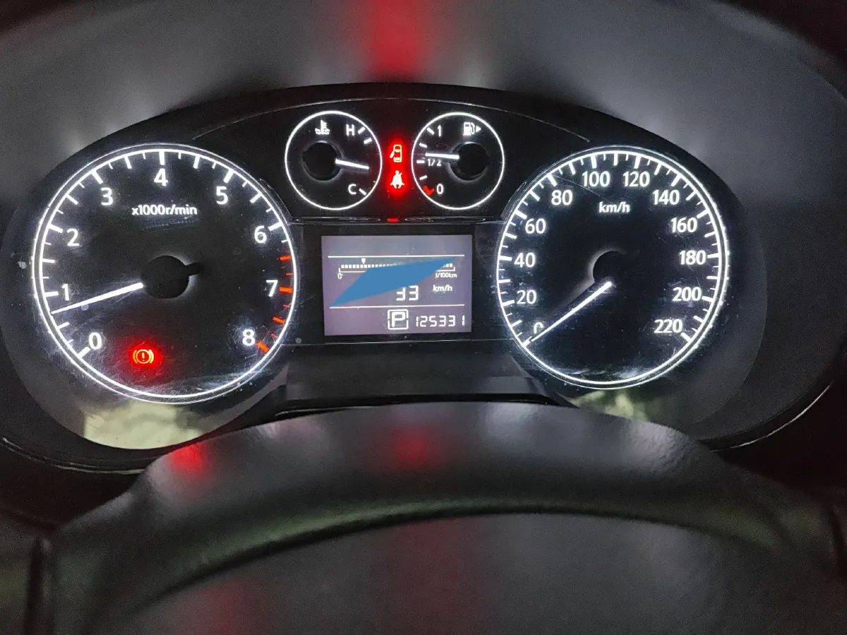 2014 Nissan Tiida 1.6L 126HP L4 CVT,autocango,china used car exporter,china ev exporter,chinese used car exporter,chinese used ev exporter