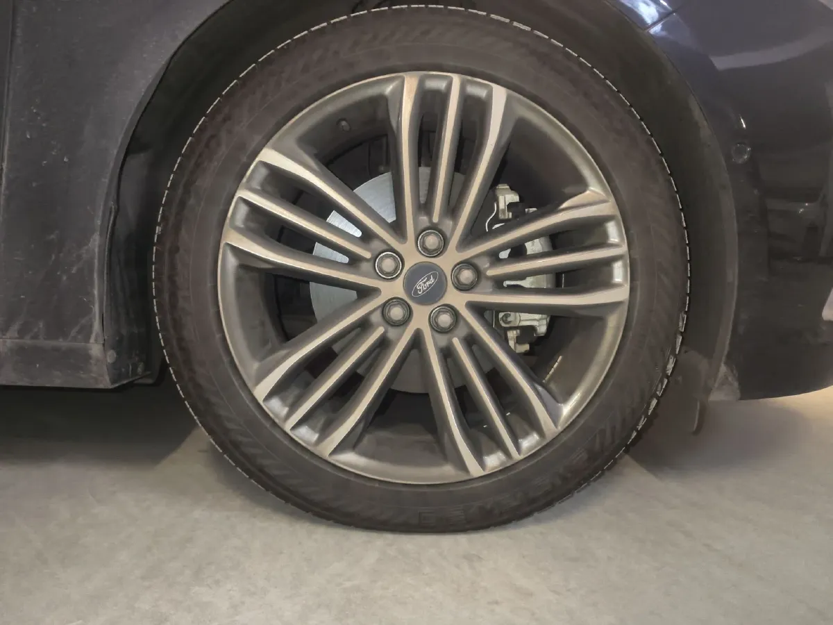 2019 Ford Taurus 2.0T 245HP L4 8AT,autocango,china used car exporter,china ev exporter,chinese used car exporter,chinese used ev exporter