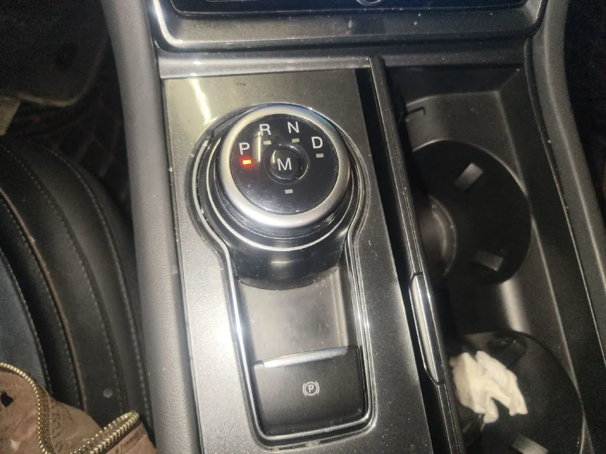 2019 Ford Taurus 2.0T 245HP L4 8AT,autocango,china used car exporter,china ev exporter,chinese used car exporter,chinese used ev exporter