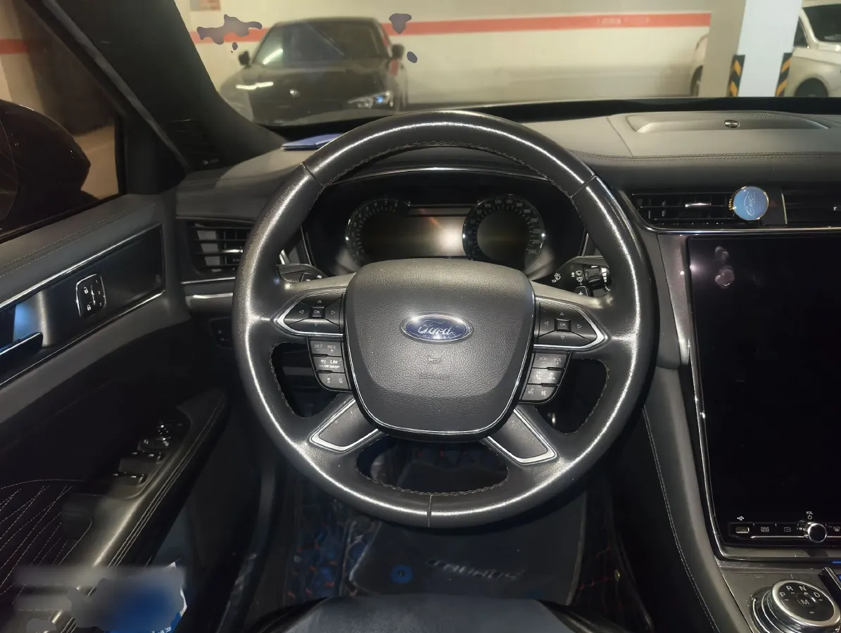 2019 Ford Taurus 2.0T 245HP L4 8AT,autocango,china used car exporter,china ev exporter,chinese used car exporter,chinese used ev exporter