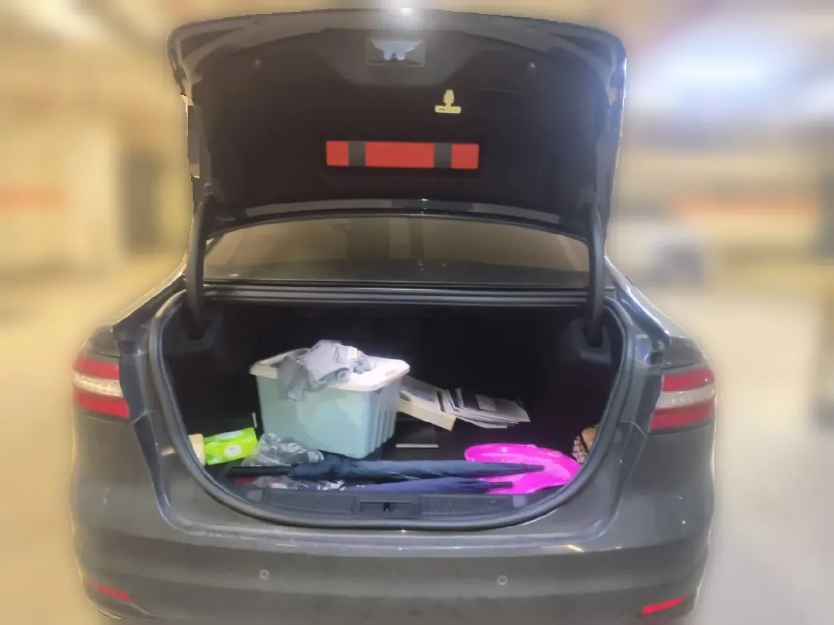 2019 Ford Taurus 2.0T 245HP L4 8AT,autocango,china used car exporter,china ev exporter,chinese used car exporter,chinese used ev exporter