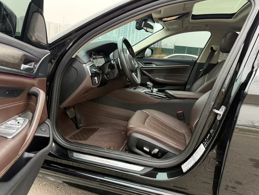 2018 BMW 5 Series 2.0T 252HP L4 8AT,autocango,china used car exporter,china ev exporter,chinese used car exporter,chinese used ev exporter