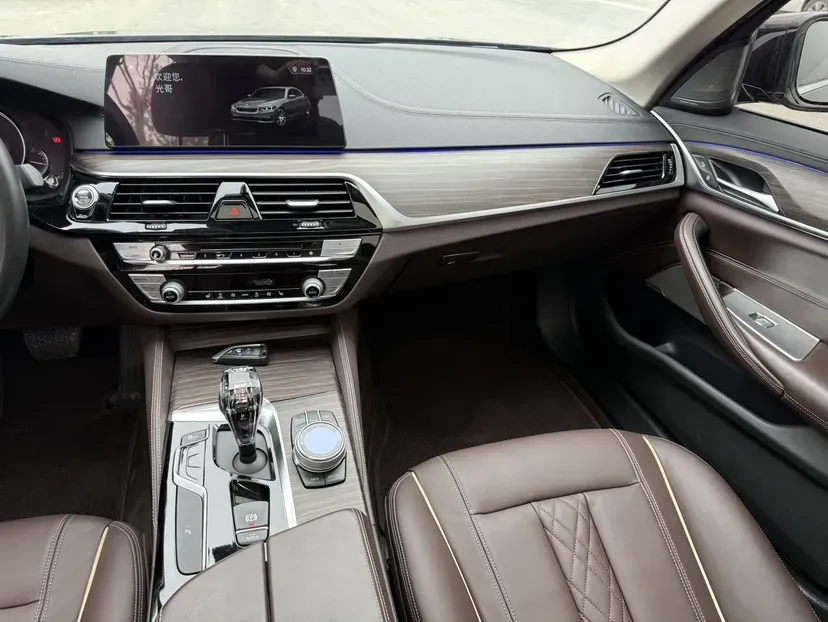 2018 BMW 5 Series 2.0T 252HP L4 8AT,autocango,china used car exporter,china ev exporter,chinese used car exporter,chinese used ev exporter