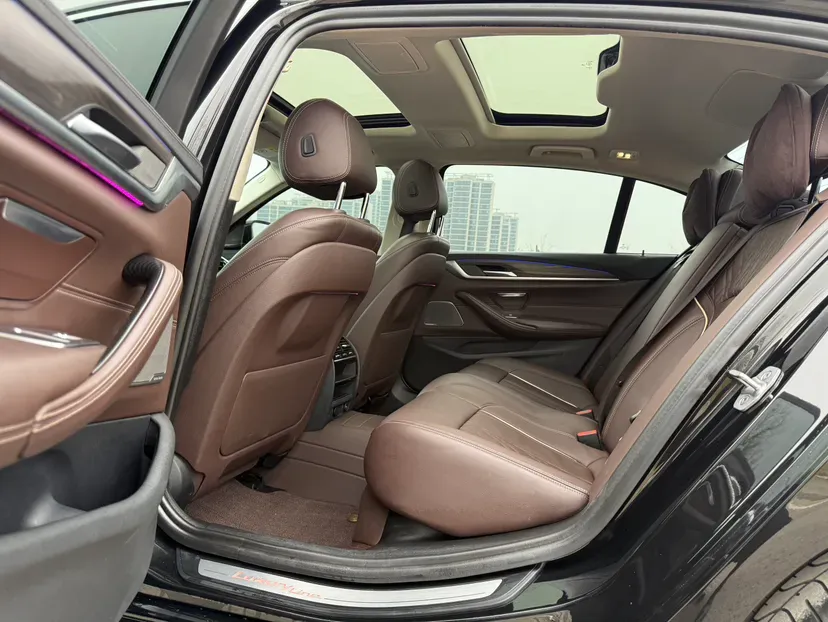 2018 BMW 5 Series 2.0T 252HP L4 8AT,autocango,china used car exporter,china ev exporter,chinese used car exporter,chinese used ev exporter