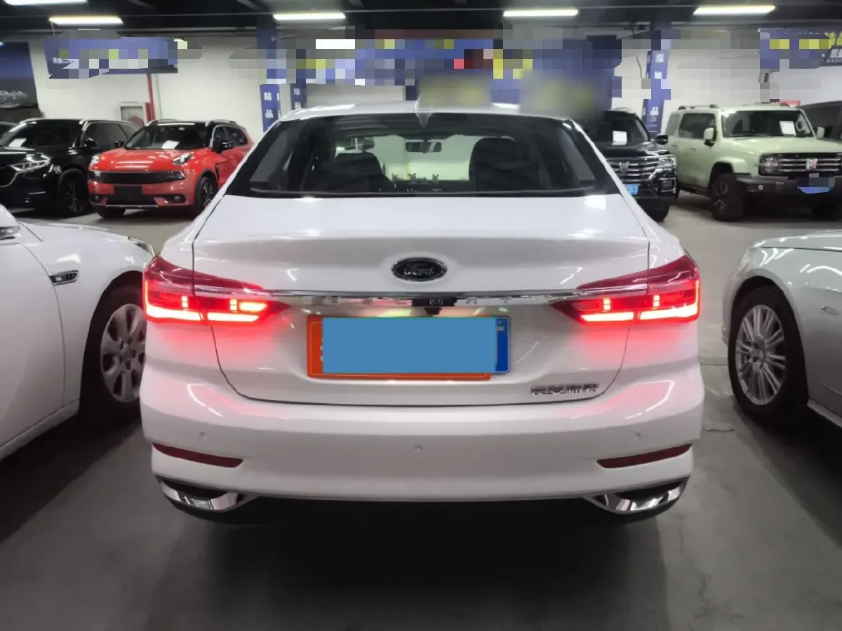 2021 Ford Escort 1.5L 122HP L3 6AT,autocango,china used car exporter,china ev exporter,chinese used car exporter,chinese used ev exporter