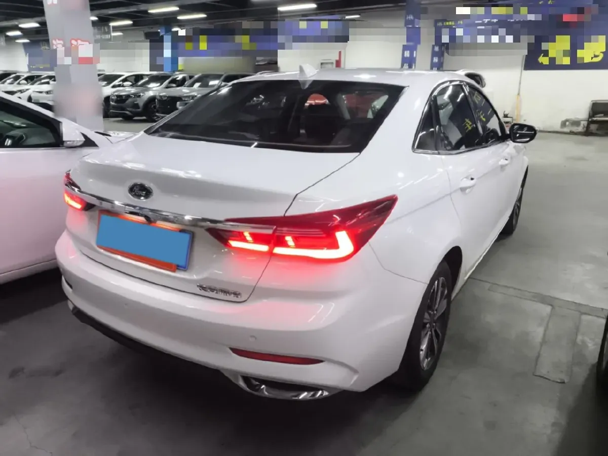 2021 Ford Escort 1.5L 122HP L3 6AT,autocango,china used car exporter,china ev exporter,chinese used car exporter,chinese used ev exporter