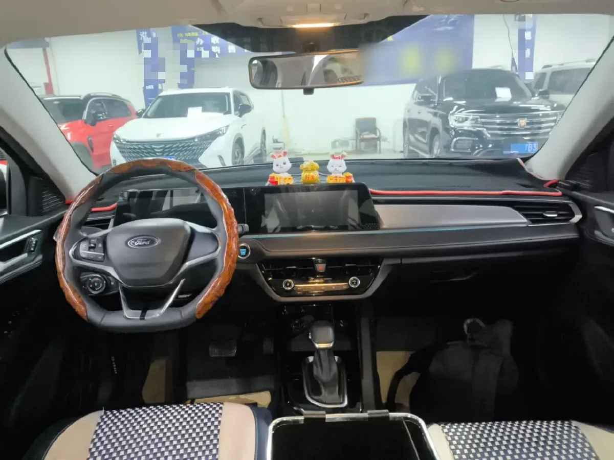 2021 Ford Escort 1.5L 122HP L3 6AT,autocango,china used car exporter,china ev exporter,chinese used car exporter,chinese used ev exporter