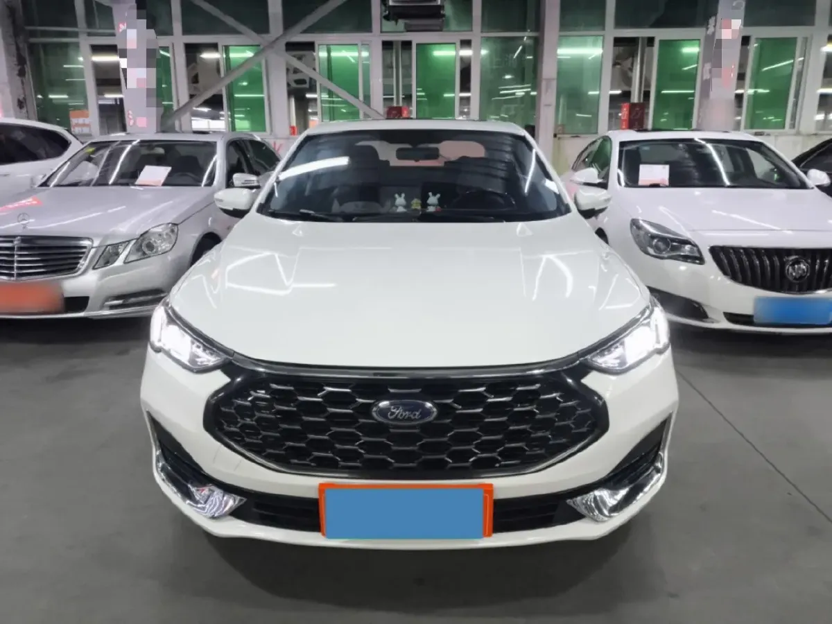 2021 Ford Escort 1.5L 122HP L3 6AT,autocango,china used car exporter,china ev exporter,chinese used car exporter,chinese used ev exporter