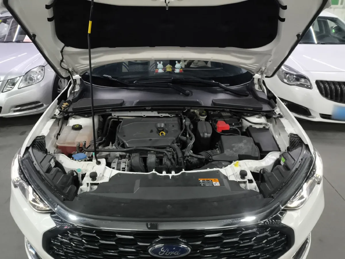 2021 Ford Escort 1.5L 122HP L3 6AT,autocango,china used car exporter,china ev exporter,chinese used car exporter,chinese used ev exporter