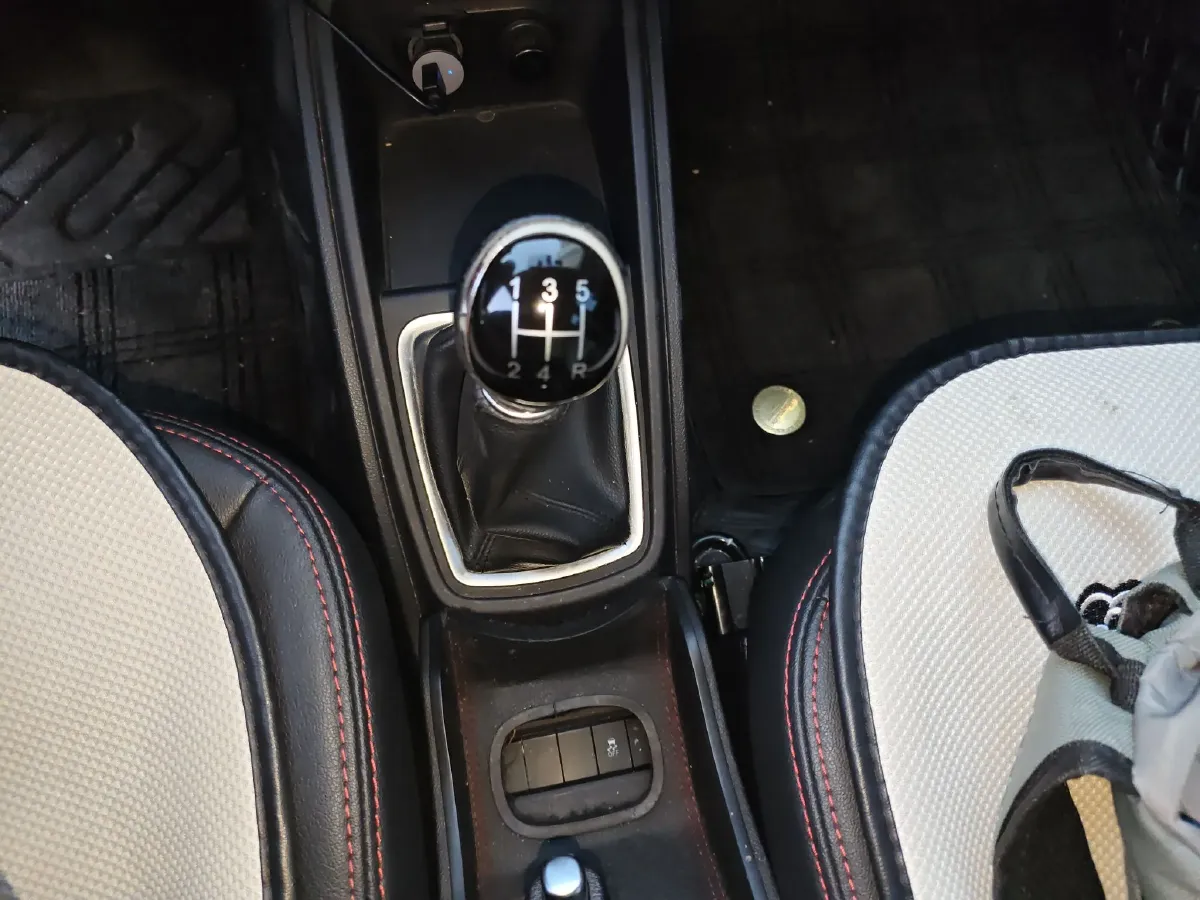 2015 Haval H1 1.5L 106HP L4 5MT,autocango,china used car exporter,china ev exporter,chinese used car exporter,chinese used ev exporter