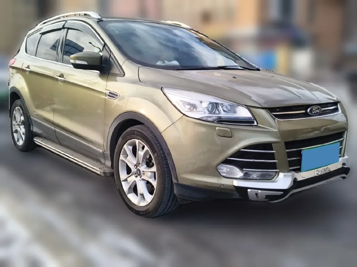 2015 Ford Kuga 2.0T 242HP L4 6AT,autocango,china used car exporter,china ev exporter,chinese used car exporter,chinese used ev exporter