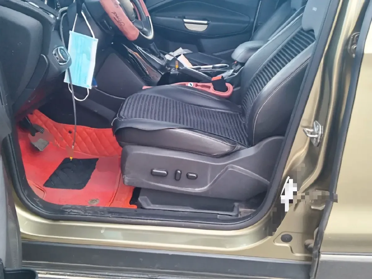 2015 Ford Kuga 2.0T 242HP L4 6AT,autocango,china used car exporter,china ev exporter,chinese used car exporter,chinese used ev exporter