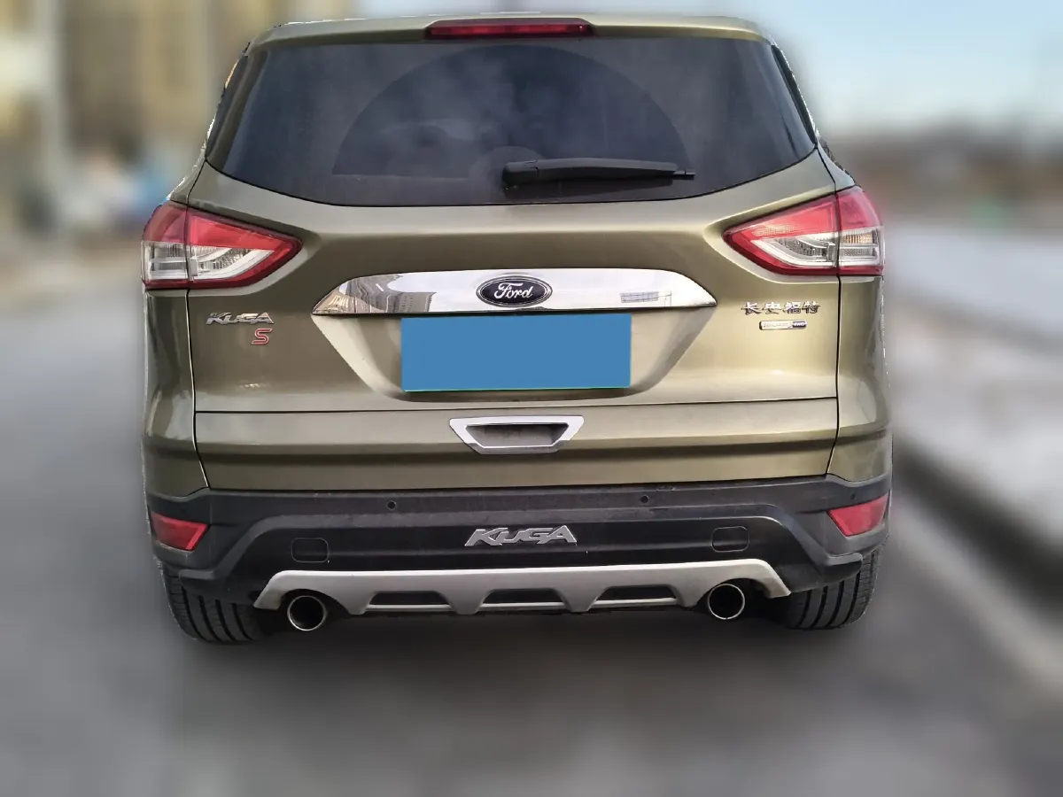 2015 Ford Kuga 2.0T 242HP L4 6AT,autocango,china used car exporter,china ev exporter,chinese used car exporter,chinese used ev exporter