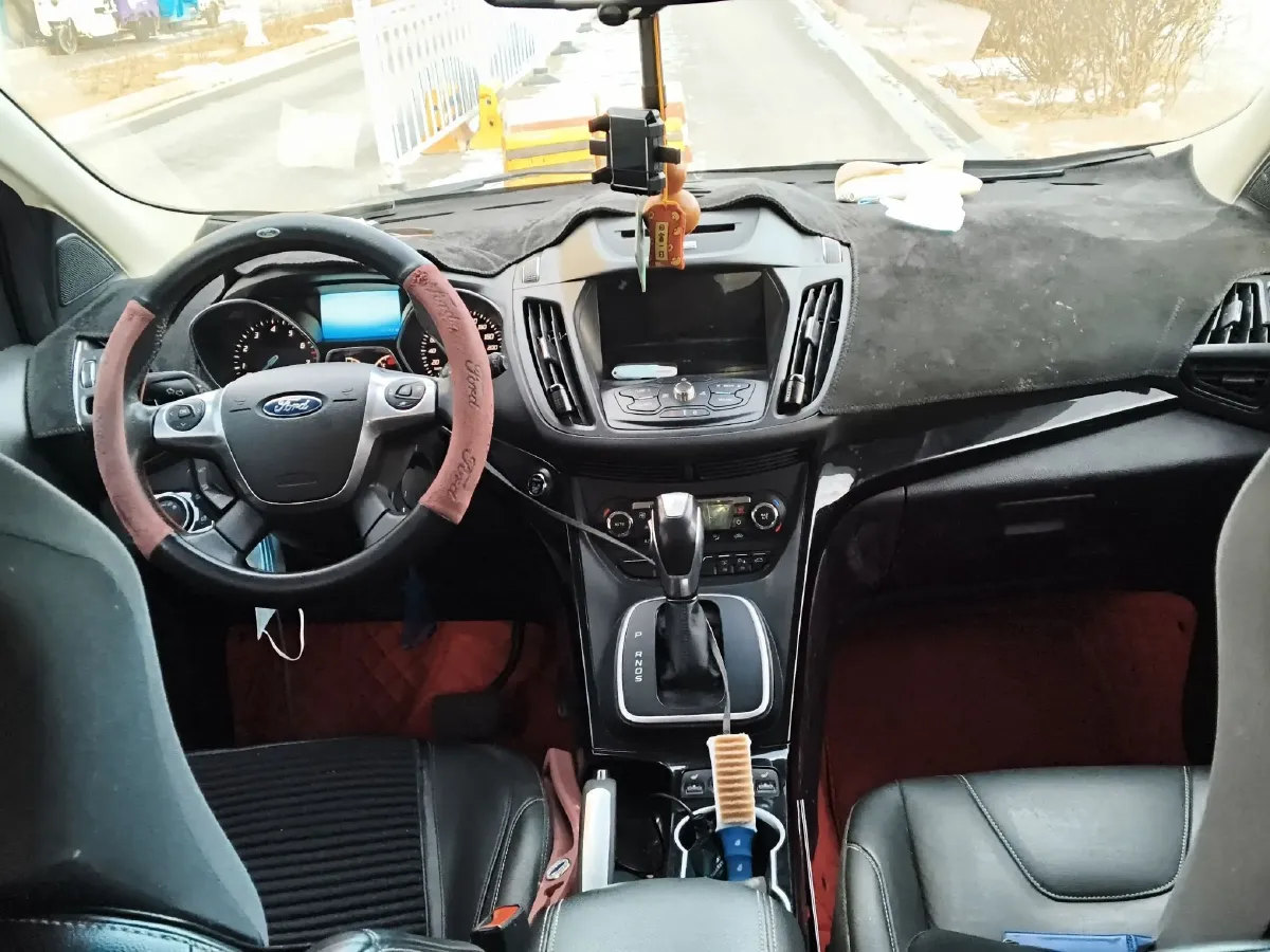 2015 Ford Kuga 2.0T 242HP L4 6AT,autocango,china used car exporter,china ev exporter,chinese used car exporter,chinese used ev exporter