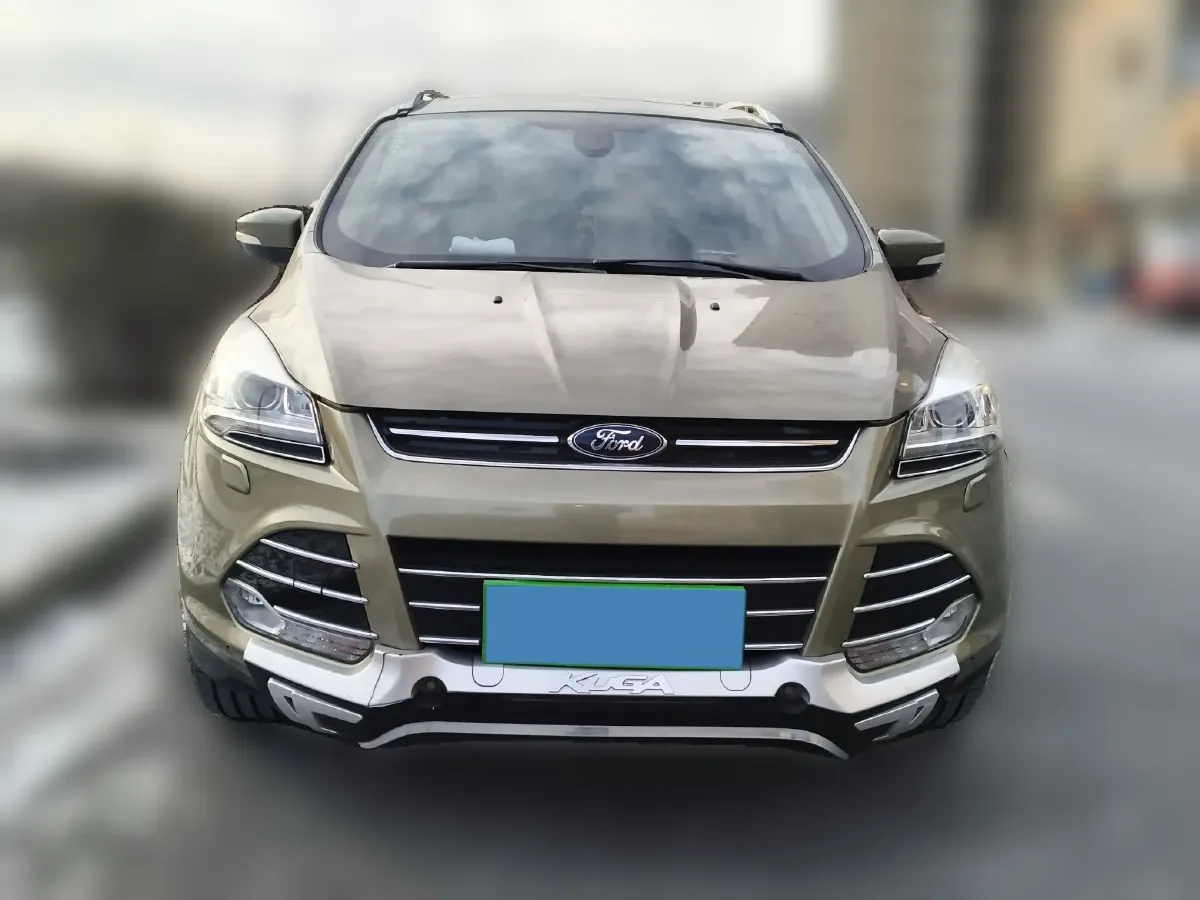 2015 Ford Kuga 2.0T 242HP L4 6AT,autocango,china used car exporter,china ev exporter,chinese used car exporter,chinese used ev exporter