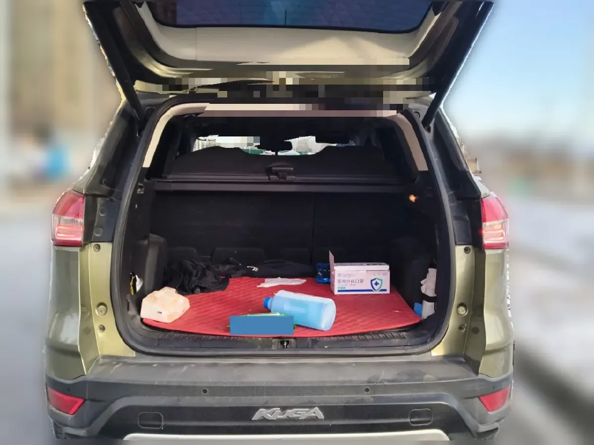 2015 Ford Kuga 2.0T 242HP L4 6AT,autocango,china used car exporter,china ev exporter,chinese used car exporter,chinese used ev exporter