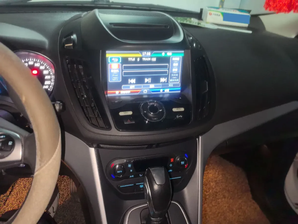 2015 Ford Kuga 1.5T 181HP L4 6AT,autocango,china used car exporter,china ev exporter,chinese used car exporter,chinese used ev exporter