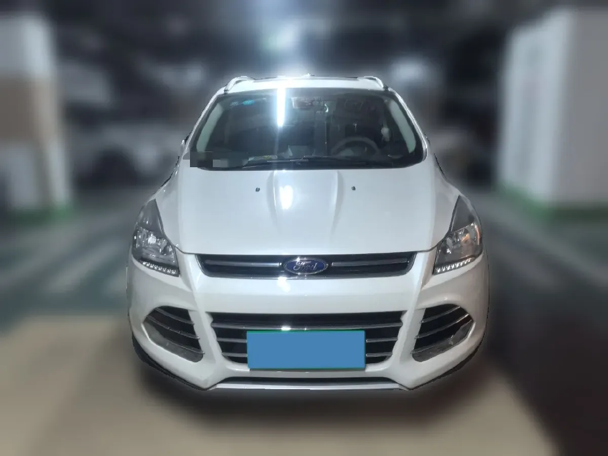 2015 Ford Kuga 1.5T 181HP L4 6AT,autocango,china used car exporter,china ev exporter,chinese used car exporter,chinese used ev exporter