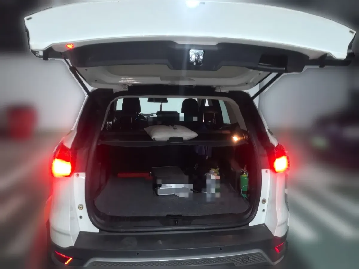 2015 Ford Kuga 1.5T 181HP L4 6AT,autocango,china used car exporter,china ev exporter,chinese used car exporter,chinese used ev exporter