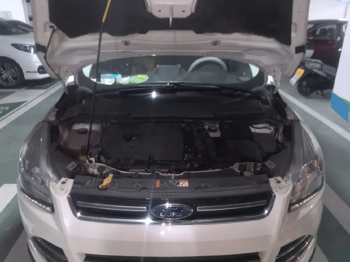 2015 Ford Kuga 1.5T 181HP L4 6AT,autocango,china used car exporter,china ev exporter,chinese used car exporter,chinese used ev exporter