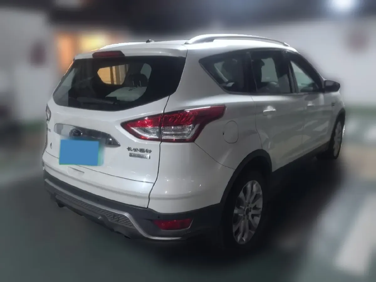 2015 Ford Kuga 1.5T 181HP L4 6AT,autocango,china used car exporter,china ev exporter,chinese used car exporter,chinese used ev exporter