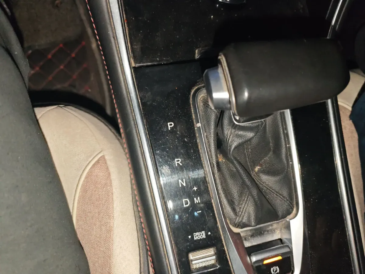 2021 ChangAn CS75 1.5T 178HP L4 7DCT,autocango,china used car exporter,china ev exporter,chinese used car exporter,chinese used ev exporter