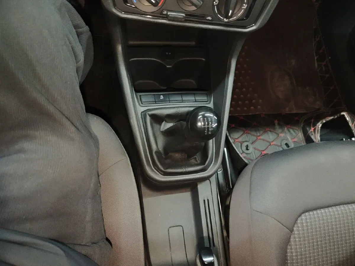 2018 Volkswagen Santana 1.5L 110HP L4 5MT,autocango,china used car exporter,china ev exporter,chinese used car exporter,chinese used ev exporter