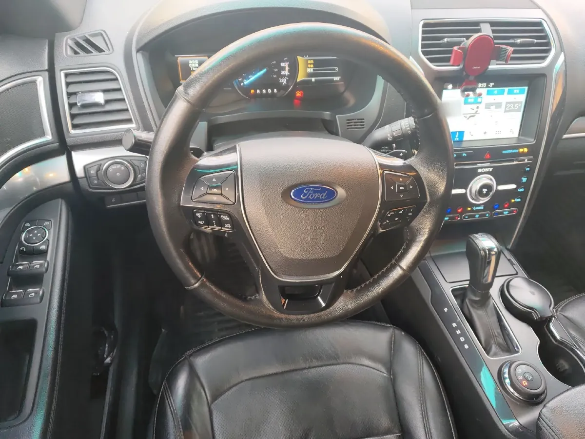 2017 Ford Explorer 2.3T 276HP L4 6AT,autocango,china used car exporter,china ev exporter,chinese used car exporter,chinese used ev exporter