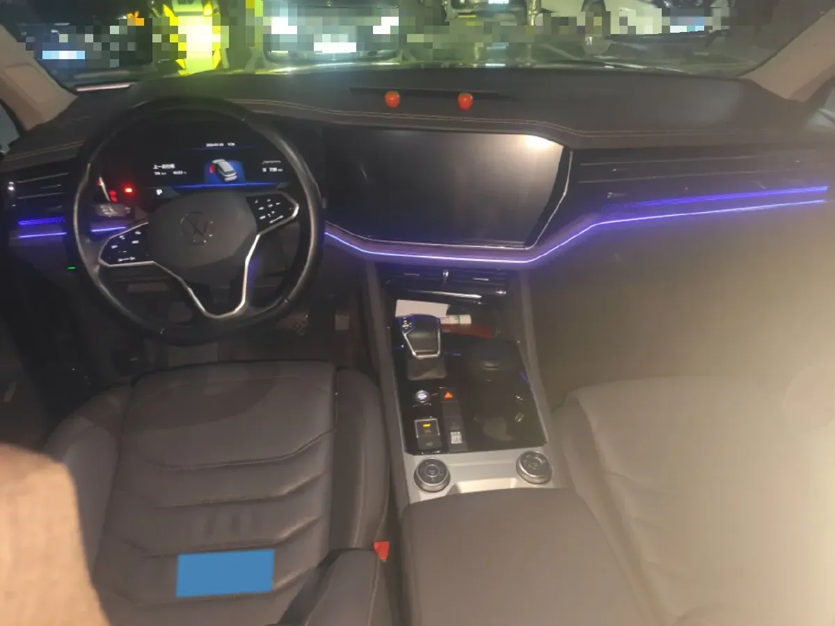 2021 Volkswagen Touareg 2.0T 245HP L4 8AT,autocango,china used car exporter,china ev exporter,chinese used car exporter,chinese used ev exporter