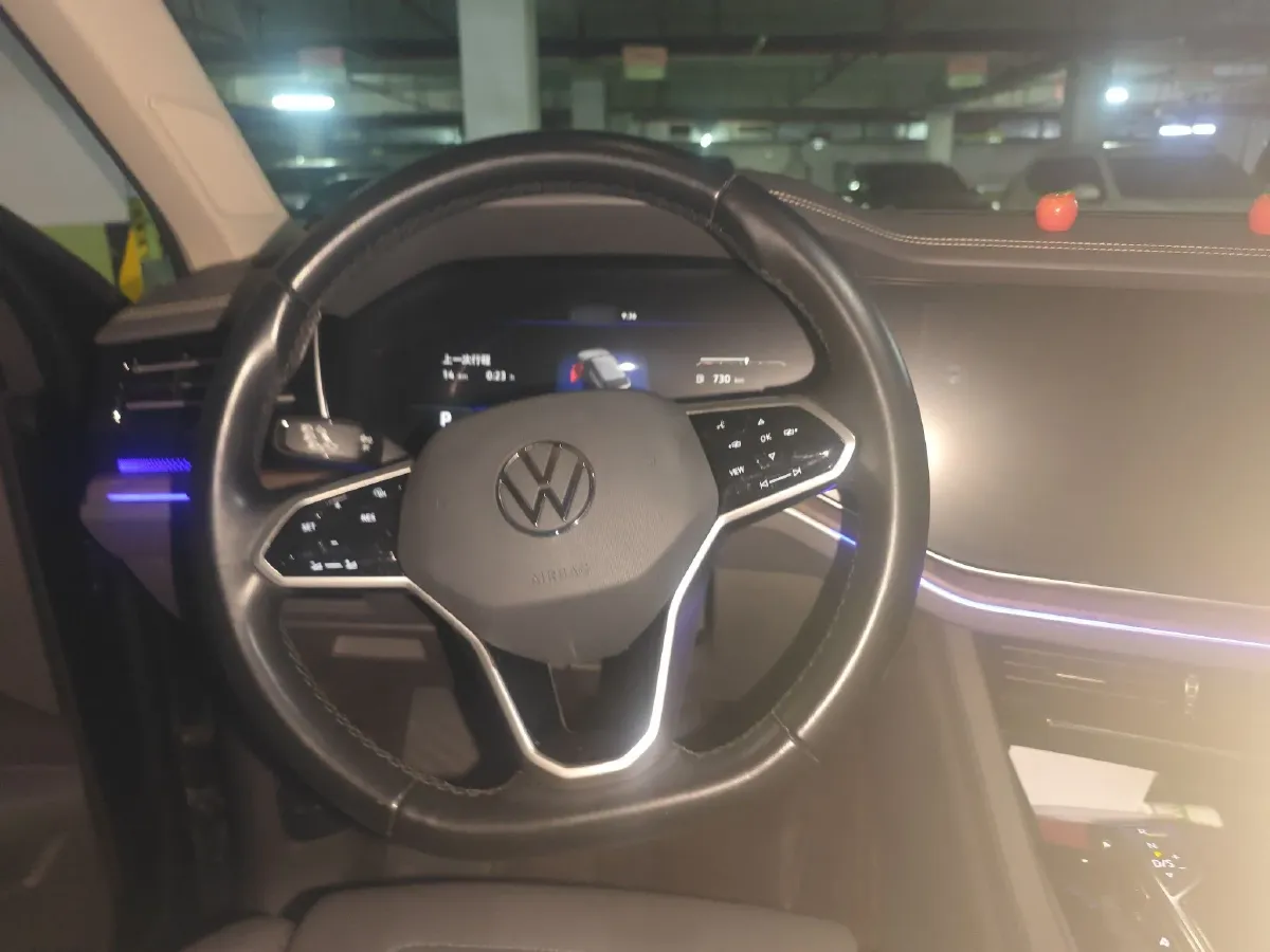 2021 Volkswagen Touareg 2.0T 245HP L4 8AT,autocango,china used car exporter,china ev exporter,chinese used car exporter,chinese used ev exporter