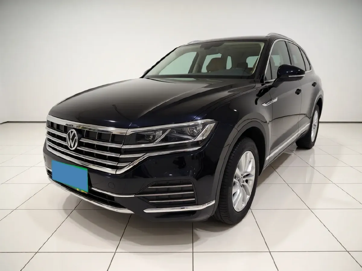 2021 Volkswagen Touareg 2.0T 245HP L4 8AT,autocango,china used car exporter,china ev exporter,chinese used car exporter,chinese used ev exporter