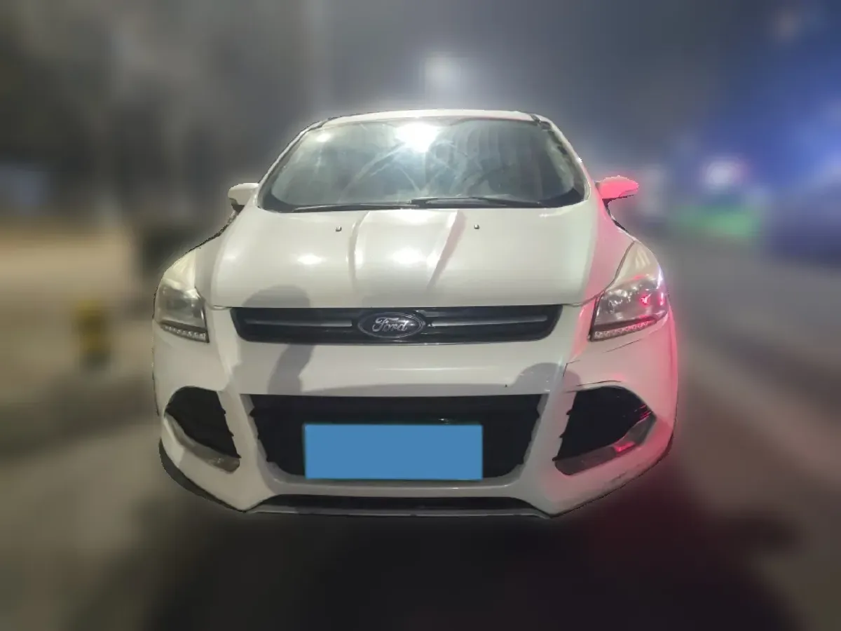 2015 Ford Kuga 1.5T 181HP L4 6AT,autocango,china used car exporter,china ev exporter,chinese used car exporter,chinese used ev exporter